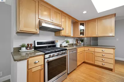 5752 Cold Water Dr, Castro Valley, CA 94552 - Photo 8