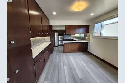 110 Sunshine Dr, Pacifica, CA 94044 - Photo 10