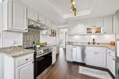 511 Sargent St, San Francisco, CA 94132 - Photo 18