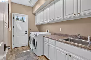 8257 Brittany Dr, Dublin, CA 94568 - Photo 36