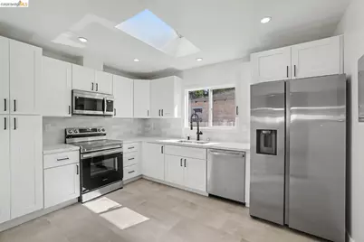 952 105th Ave, Oakland, CA 94603 - Photo 2