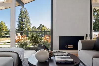 8055 Shay Dr, Oakland, CA 94605 - Photo 12