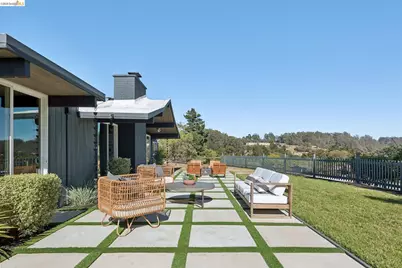 8055 Shay Dr, Oakland, CA 94605 - Photo 76
