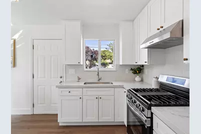 270 Oakland Ave, San Jose, CA 95116 - Photo 4