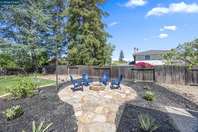 2 El Molino Dr, Clayton, CA 94517 - Photo 34