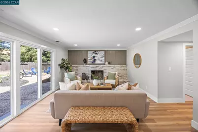 2 El Molino Dr, Clayton, CA 94517 - Photo 16