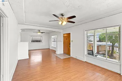 9821 Thermal Street, Oakland, CA 94605 - Photo 10