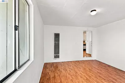 9821 Thermal Street, Oakland, CA 94605 - Photo 12