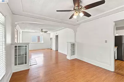 9821 Thermal Street, Oakland, CA 94605 - Photo 8