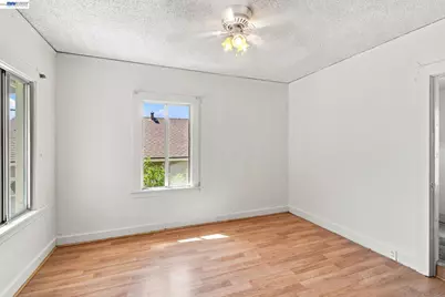 9821 Thermal Street, Oakland, CA 94605 - Photo 16
