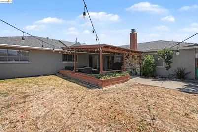 2108 Dennis Dr, Antioch, CA 94509 - Photo 18
