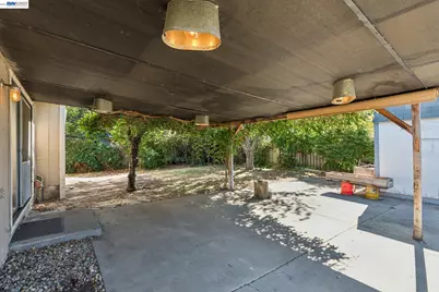 502 Shrike Ct, Suisun City, CA 94585 - Photo 36