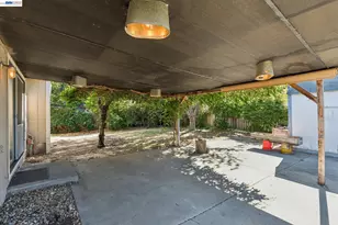 502 Shrike Ct, Suisun City, CA 94585 - Photo 36