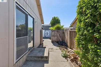 502 Shrike Ct, Suisun City, CA 94585 - Photo 42