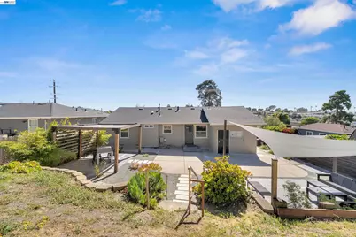 2518 Tara Hills Dr, San Pablo, CA 94806 - Photo 36