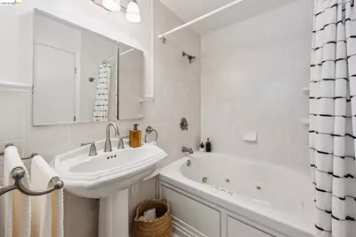 423 Pacific Ave, Piedmont, CA 94611 - Photo 32