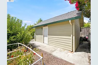18275 Carlton Ave, Castro Valley, CA 94546 - Photo 24