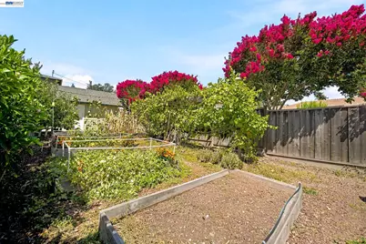 18275 Carlton Ave, Castro Valley, CA 94546 - Photo 30