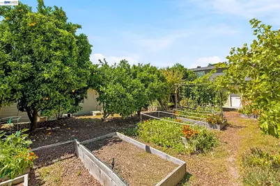 18275 Carlton Ave, Castro Valley, CA 94546 - Photo 22