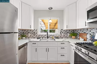 17242 Via El Cerrito, San Lorenzo, CA 94580 - Photo 22