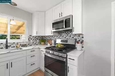 17242 Via El Cerrito, San Lorenzo, CA 94580 - Photo 20