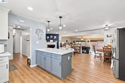 20927 Nunes Ave, Castro Valley, CA 94546 - Photo 12