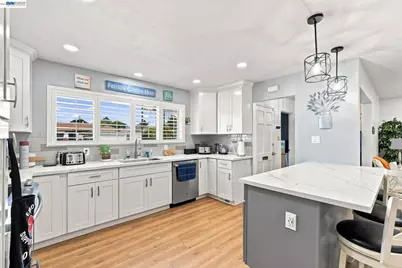 20927 Nunes Ave, Castro Valley, CA 94546 - Photo 10