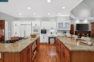 114 Pepperwood Ct, Danville, CA 94506 - Photo 32