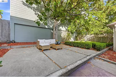 206 Perkins St, Oakland, CA 94610 - Photo 48