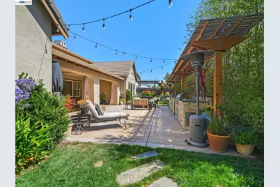 65 Stonebrae Rd, Hayward, CA 94542 - Photo 50