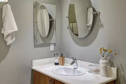 3090 Glascock St #303, Oakland, CA 94601 - Photo 40