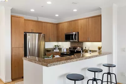 3090 Glascock St #303, Oakland, CA 94601 - Photo 14