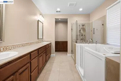 2560 Calabria Ct, Dublin, CA 94568 - Photo 30