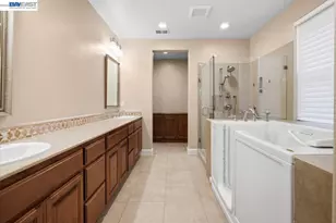 2560 Calabria Ct, Dublin, CA 94568 - Photo 30