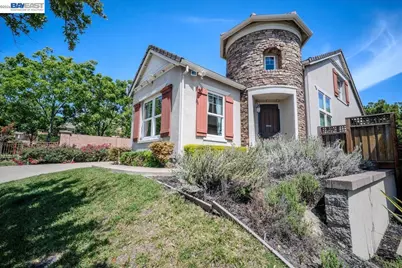 2560 Calabria Ct, Dublin, CA 94568 - Photo 2