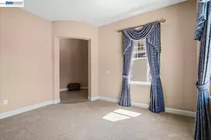 2560 Calabria Ct, Dublin, CA 94568 - Photo 8