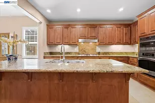 2560 Calabria Ct, Dublin, CA 94568 - Photo 14