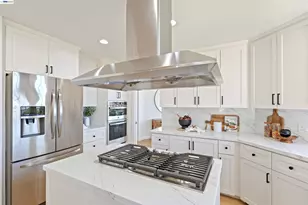3490 Thompson Pl, Fairview, CA 94541 - Photo 8