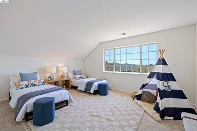 3490 Thompson Pl, Fairview, CA 94541 - Photo 38