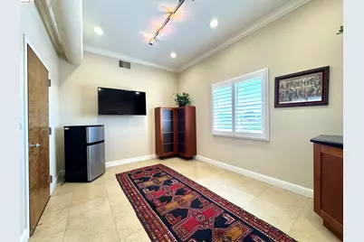 212 9th St. #401, Oakland, CA 94607 - Photo 12