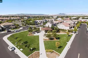 194 Elk Creek Dr, Brentwood, CA 94513 - Photo 40