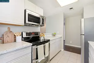 7650 Canyon Meadows Cir, Pleasanton, CA 94588 - Photo 16