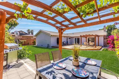 38475 Jacaranda Dr, Newark, CA 94560 - Photo 32