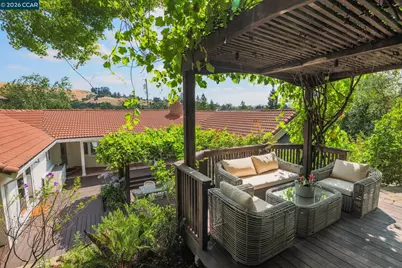10 Darnby Ct, Orinda, CA 94563 - Photo 36