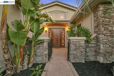 5661 Oakmont Ct, Discovery Bay, CA 94505 - Photo 2