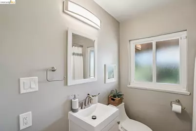 8427 Ney Ave, Oakland, CA 94605 - Photo 44