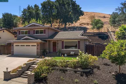 38 Buckingham Dr, Moraga, CA 94556 - Photo 2