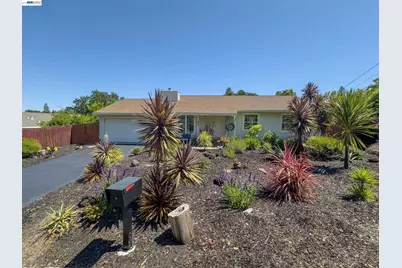 350 Strand Ave, Pleasant Hill, CA 94523 - Photo 4