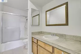 400 Davis, San Leandro, CA 94577 - Photo 16