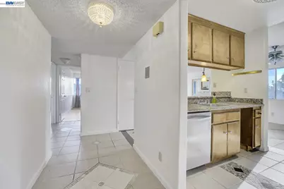 400 Davis #301, San Leandro, CA 94577 - Photo 4
